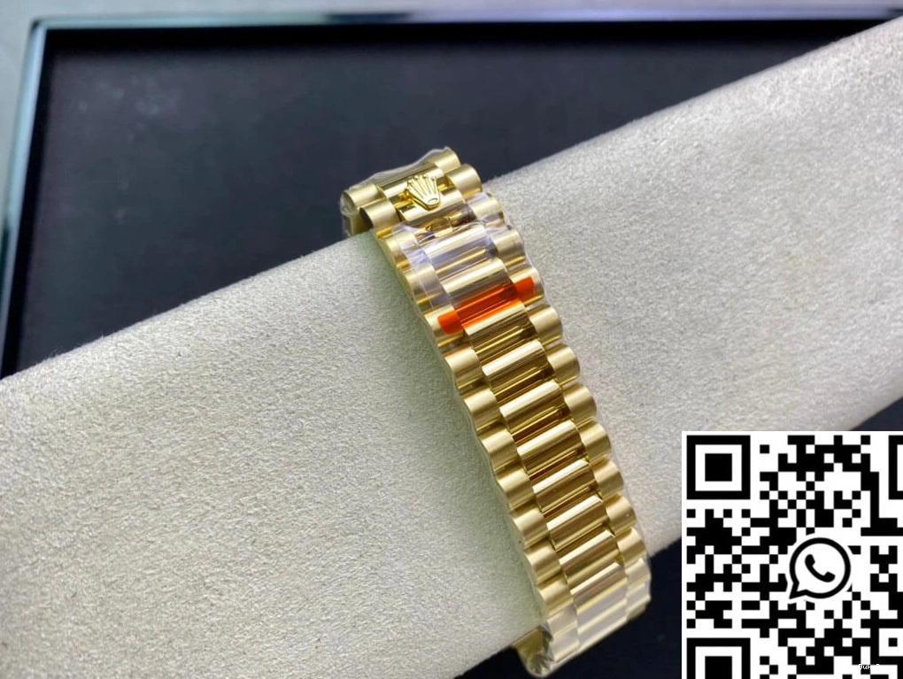 Yellow Rolex Gold EW 118208 Day Factory Date 0317